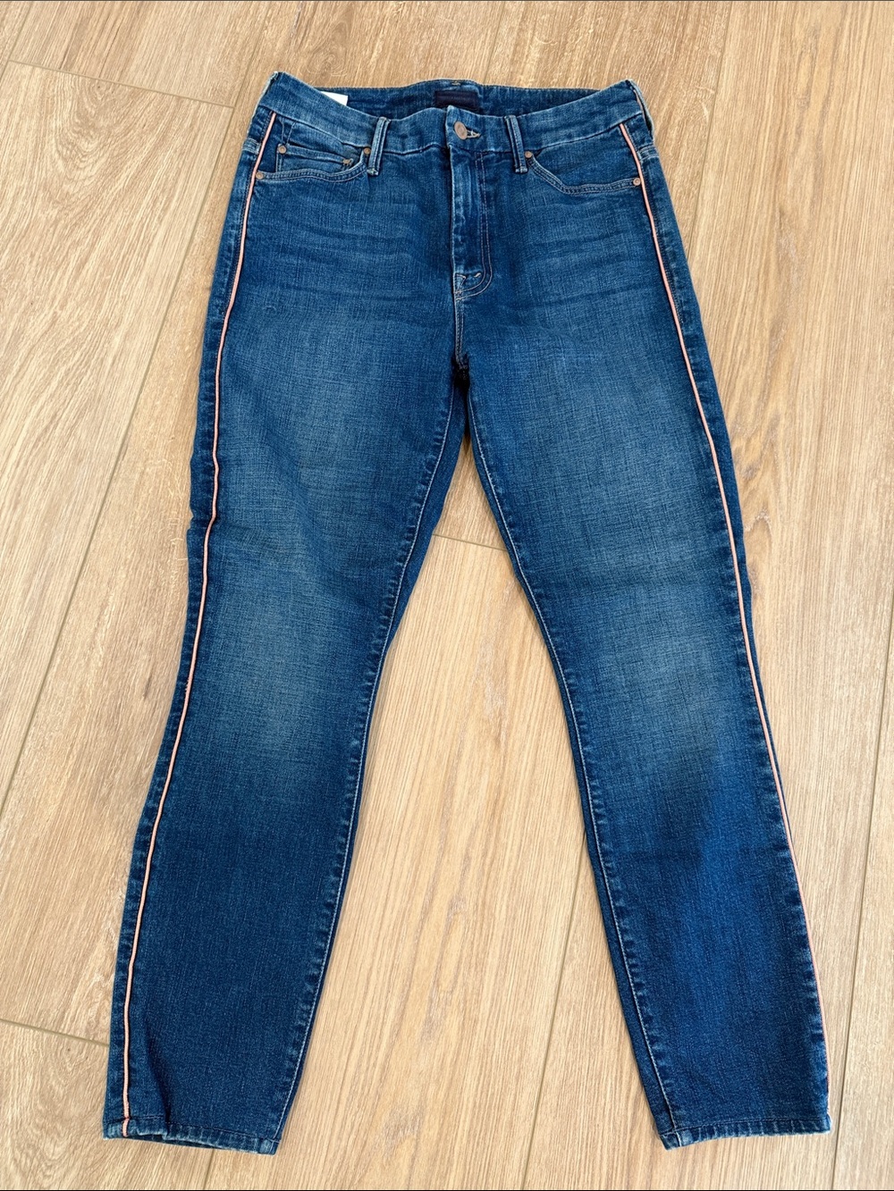 MOTHER Dark Blue high waisted Ankle Jeans with peach Side Stripe